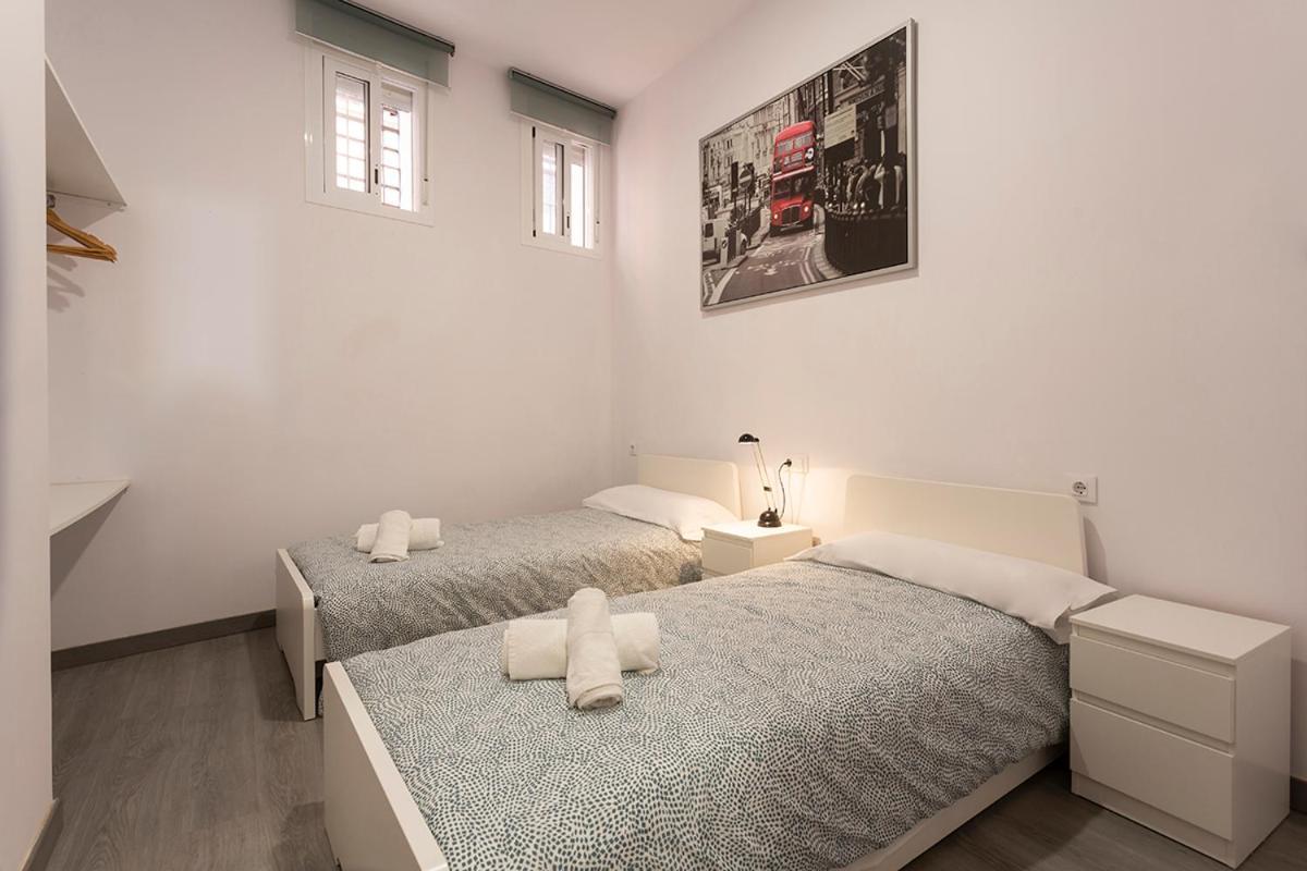 Pelicano Urban Apartment Севиля Екстериор снимка