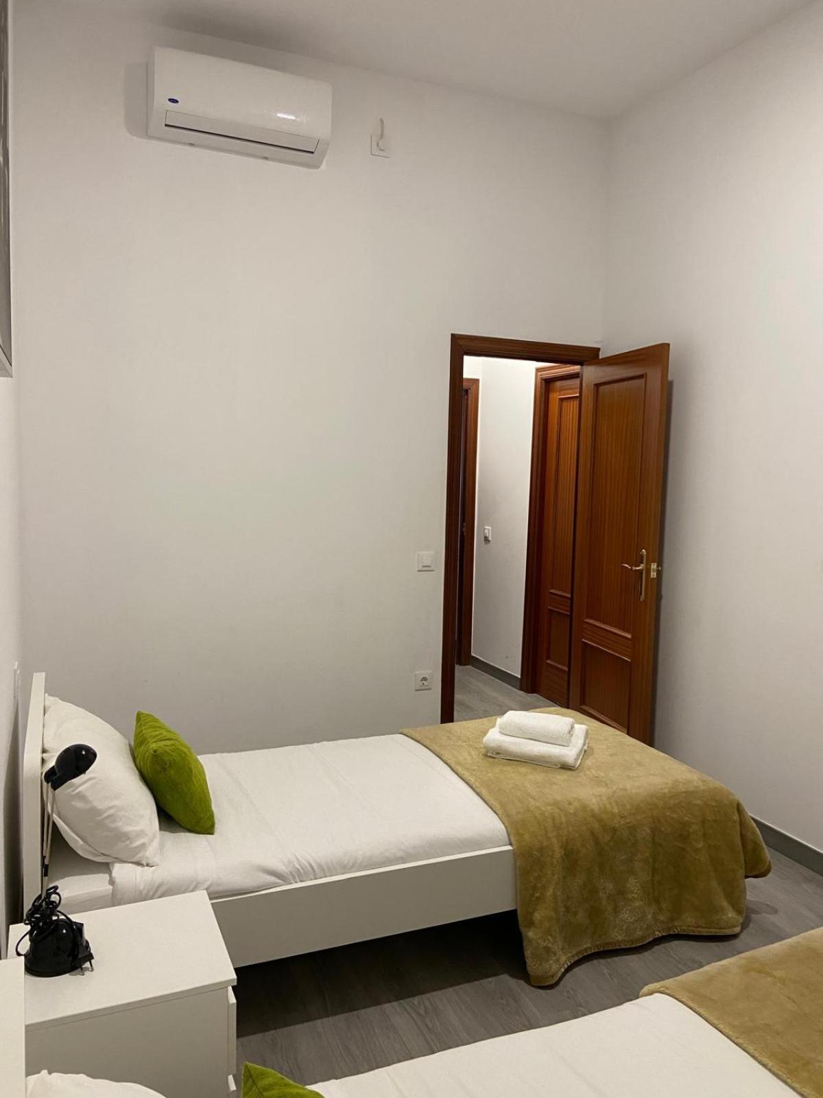 Pelicano Urban Apartment Севиля Екстериор снимка